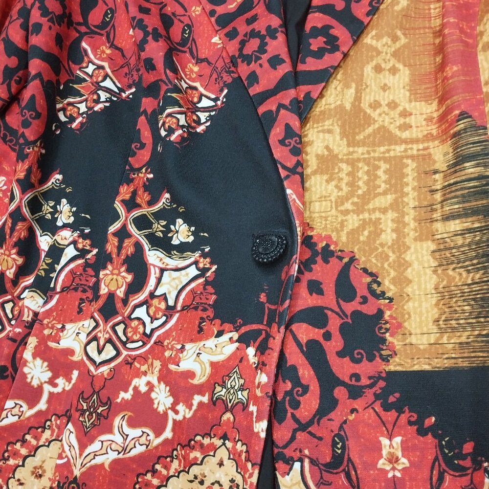 3329 Size 2/ Large  Chico's Red and Black pattern Blazer. - Picture 3 of 9